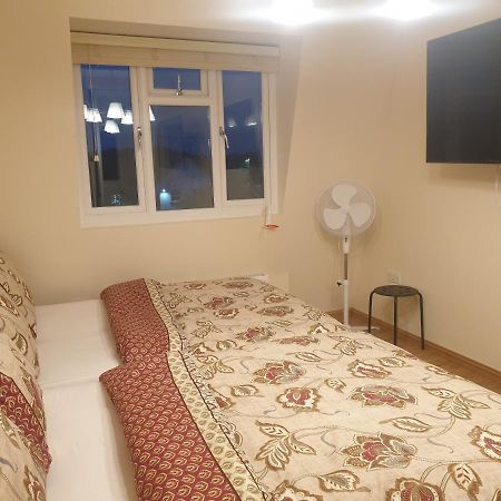 London Luxury 3 Bedroom 2 Bathrooms Flat 1 Min To Redbridge Station Free Parking & Wifi Wanstead Exteriör bild