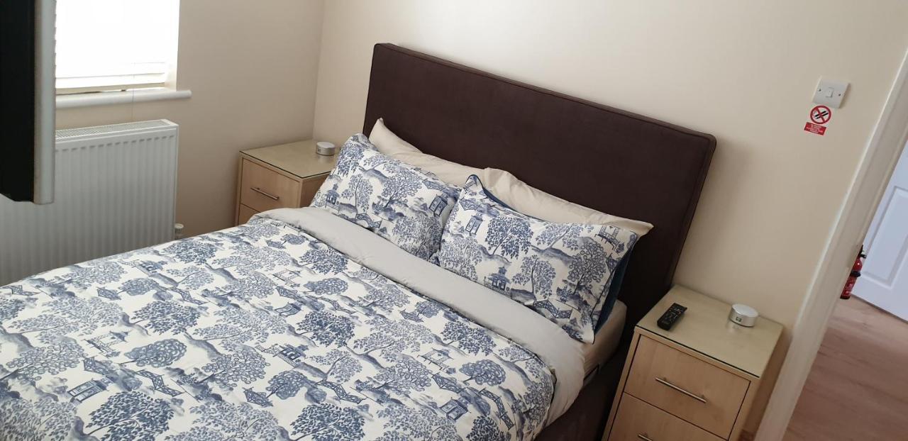 London Luxury 3 Bedroom 2 Bathrooms Flat 1 Min To Redbridge Station Free Parking & Wifi Wanstead Exteriör bild