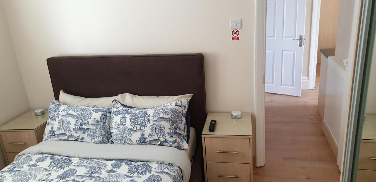 London Luxury 3 Bedroom 2 Bathrooms Flat 1 Min To Redbridge Station Free Parking & Wifi Wanstead Exteriör bild