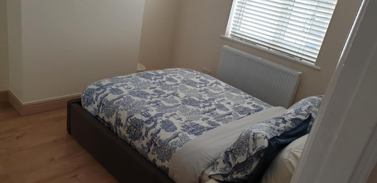 London Luxury 3 Bedroom 2 Bathrooms Flat 1 Min To Redbridge Station Free Parking & Wifi Wanstead Exteriör bild