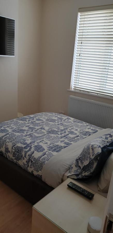 London Luxury 3 Bedroom 2 Bathrooms Flat 1 Min To Redbridge Station Free Parking & Wifi Wanstead Exteriör bild