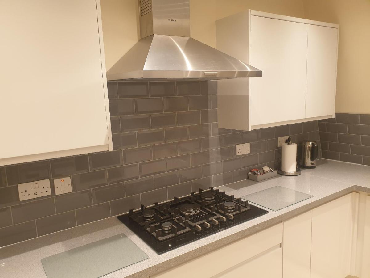 London Luxury 3 Bedroom 2 Bathrooms Flat 1 Min To Redbridge Station Free Parking & Wifi Wanstead Exteriör bild