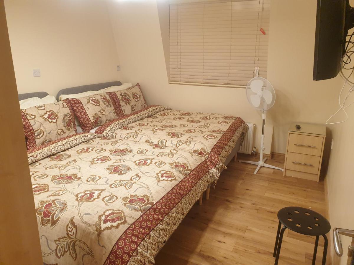 London Luxury 3 Bedroom 2 Bathrooms Flat 1 Min To Redbridge Station Free Parking & Wifi Wanstead Exteriör bild