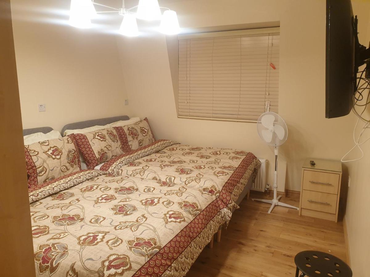 London Luxury 3 Bedroom 2 Bathrooms Flat 1 Min To Redbridge Station Free Parking & Wifi Wanstead Exteriör bild