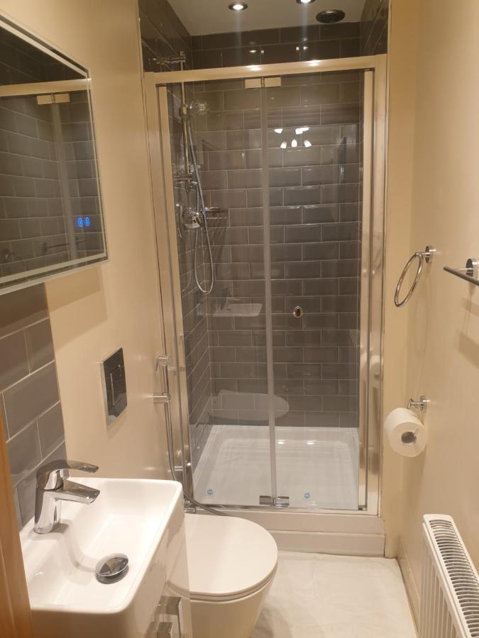 London Luxury 3 Bedroom 2 Bathrooms Flat 1 Min To Redbridge Station Free Parking & Wifi Wanstead Exteriör bild